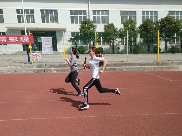 4.女子4X100接力.jpg 4.女子4X100接力.jpg
