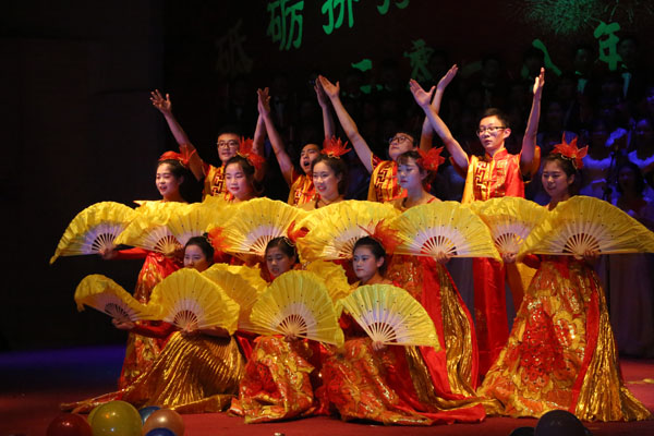 参演班级节目四.JPG 参演班级节目四.JPG