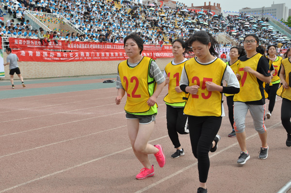 4 3000米长跑.JPG 4 3000米长跑.JPG