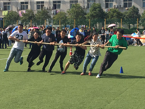 七人龙卷风比赛现场.jpg 七人龙卷风比赛现场.jpg