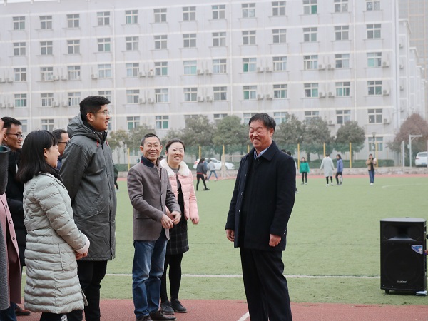 2.贾争现老师宣布活动开始.JPG 2.贾争现老师宣布活动开始.JPG