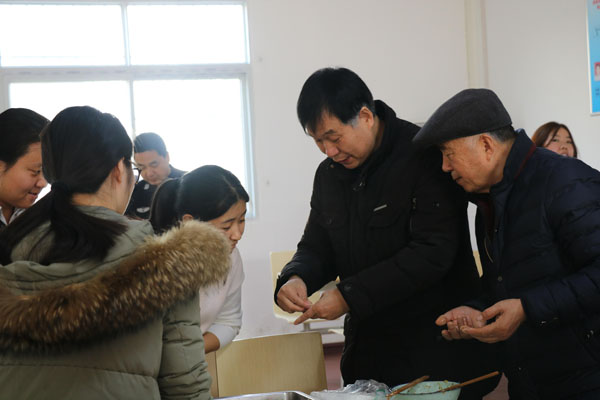 7.南老师分享包饺子的技巧.jpg 7.南老师分享包饺子的技巧.jpg