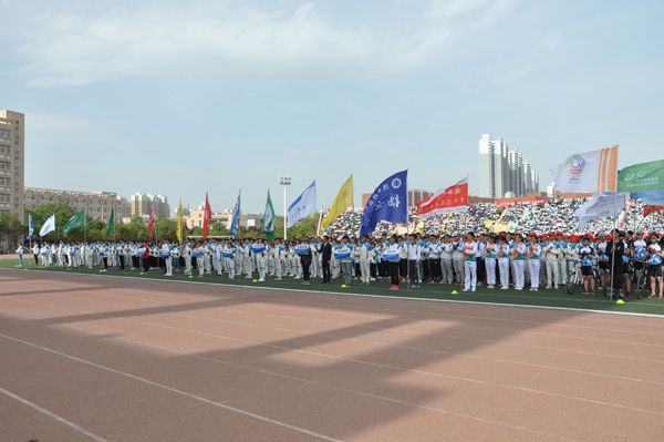 9 运动会闭幕式.JPG 9 运动会闭幕式.JPG