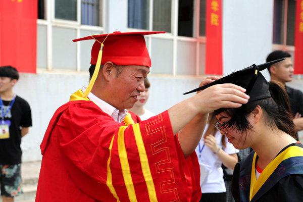 7整理流苏.JPG 7整理流苏.JPG