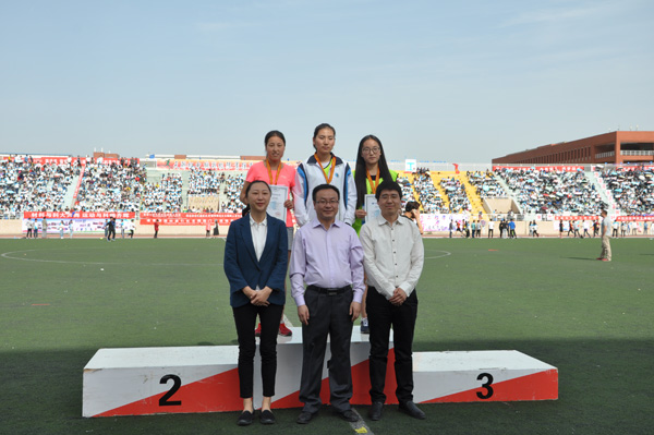 8 女子800米颁奖仪式.JPG 8 女子800米颁奖仪式.JPG