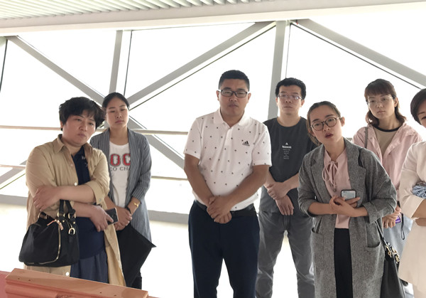 调研团在大西安功能区参观学习.jpg