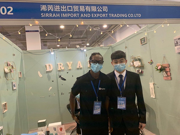 与外商展销中1.jpg