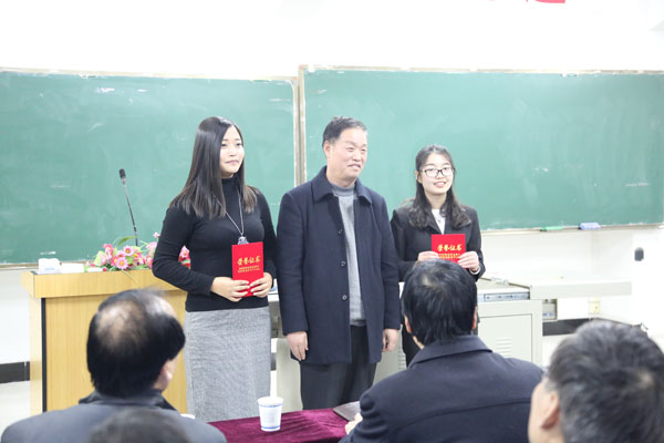 3 一等奖获得者.JPG 3 一等奖获得者.JPG