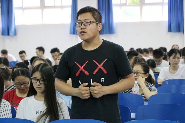 5.现场互动.JPG 5.现场互动.JPG